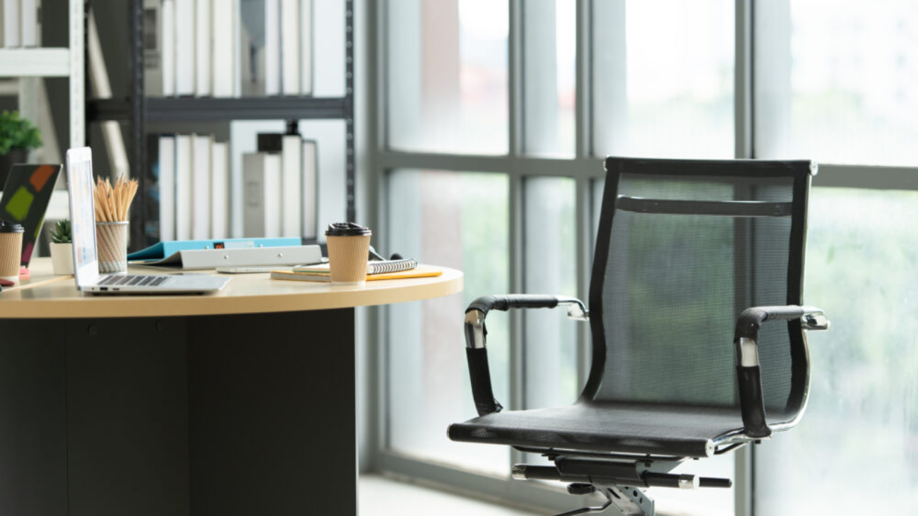 Modern UK office filled with natural light symbolising efficiency, transparency, and innovation from NetSuite ERP benefits.